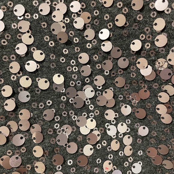 Old Navy Sz L gray sequenced tank top. - Picture 2 of 4